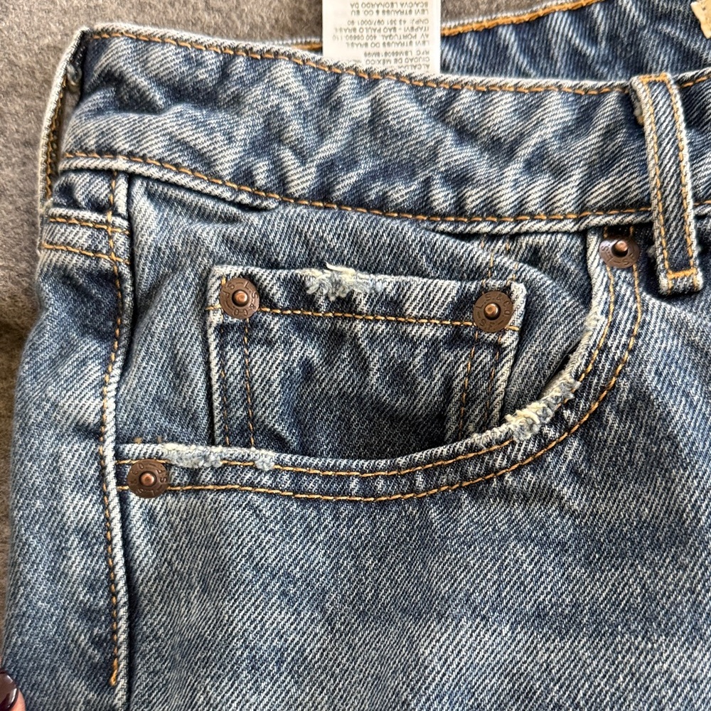Levi's Premium Classic Blue Jeans - Picture 6 of 11
